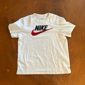 white nike t-shirt